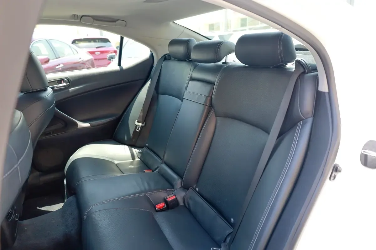 Lexus IS 250 AT (208 hp) - 14