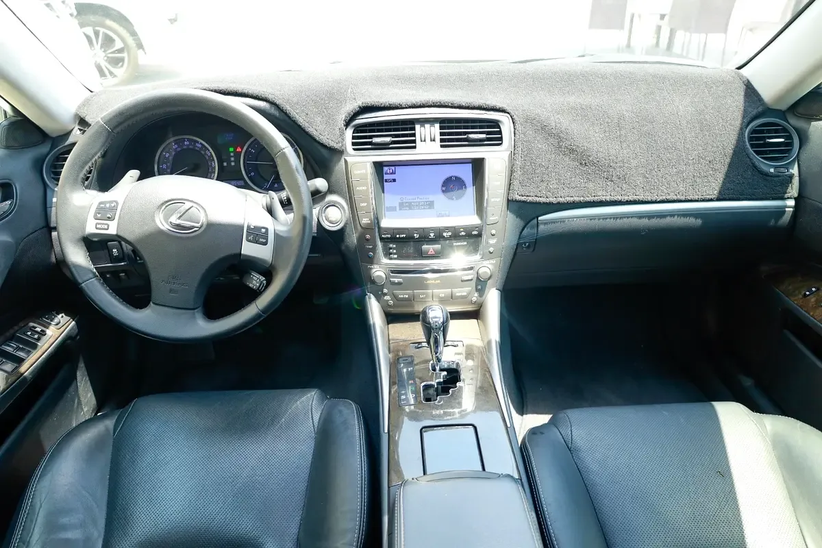 Lexus IS 250 AT (208 hp) - 16