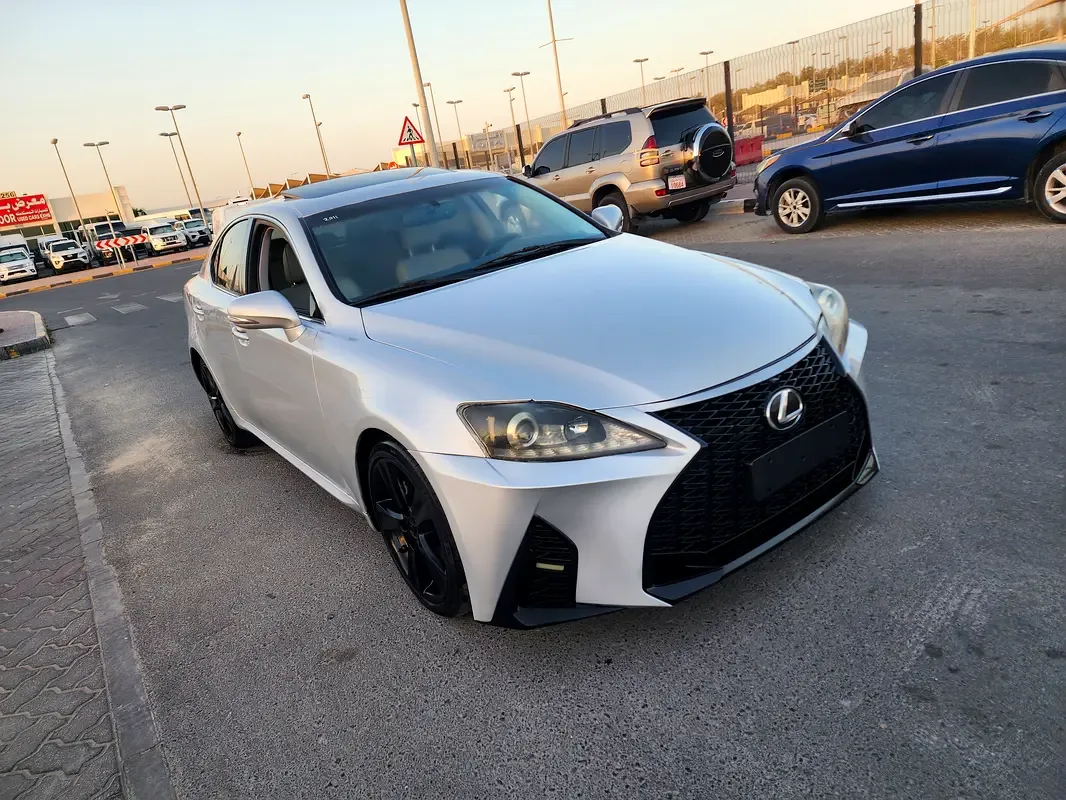 Lexus IS 250 AT (208 hp)