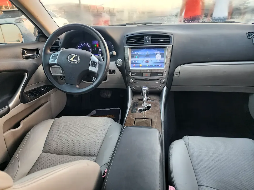 Lexus IS 250 AT (208 hp) - 10