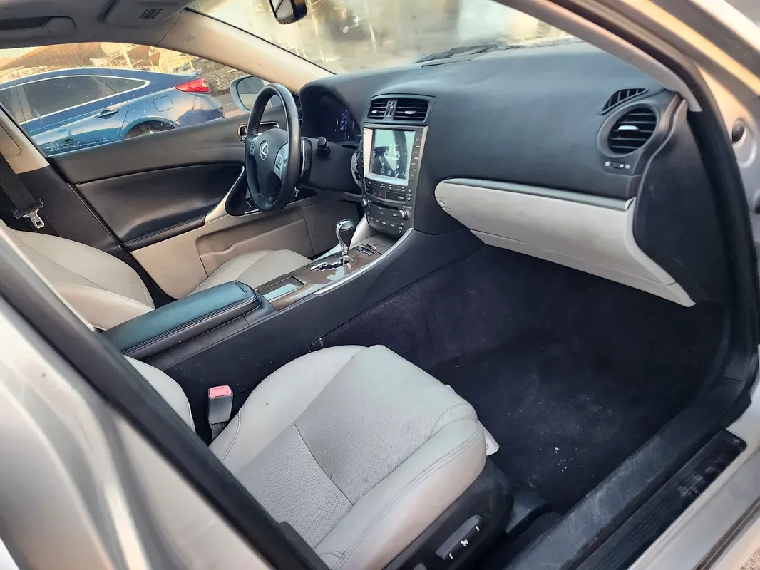 Lexus IS 250 AT (208 hp) - 9