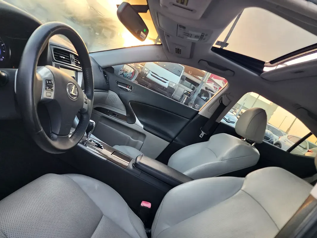 Lexus IS 250 AT (208 hp) - 13
