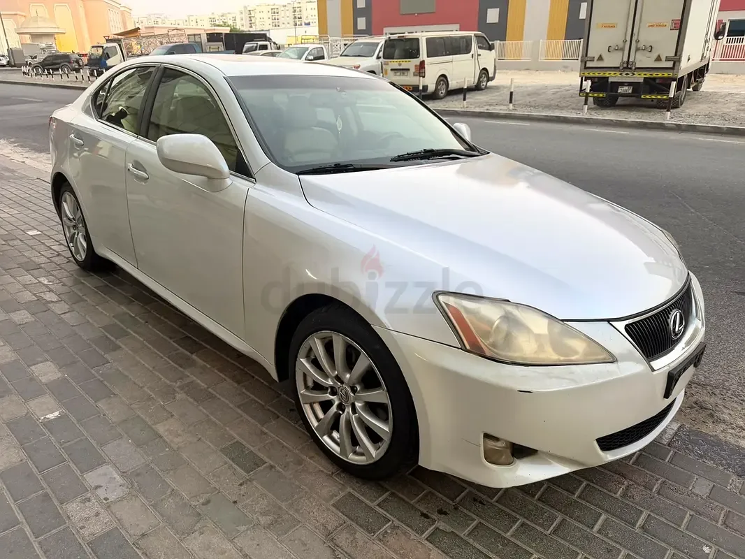 Lexus IS 250 AT (208 hp)