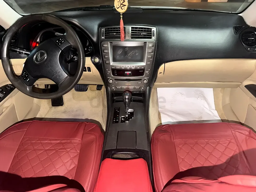 Lexus IS 250 AT (208 hp) - 11