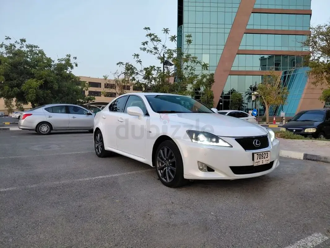 Lexus IS 3.0 AT (230 hp)