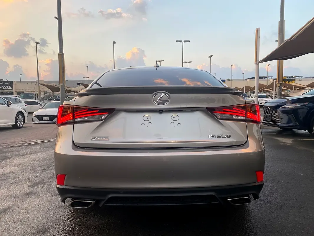 Lexus IS 300 AT (245 hp) - 8