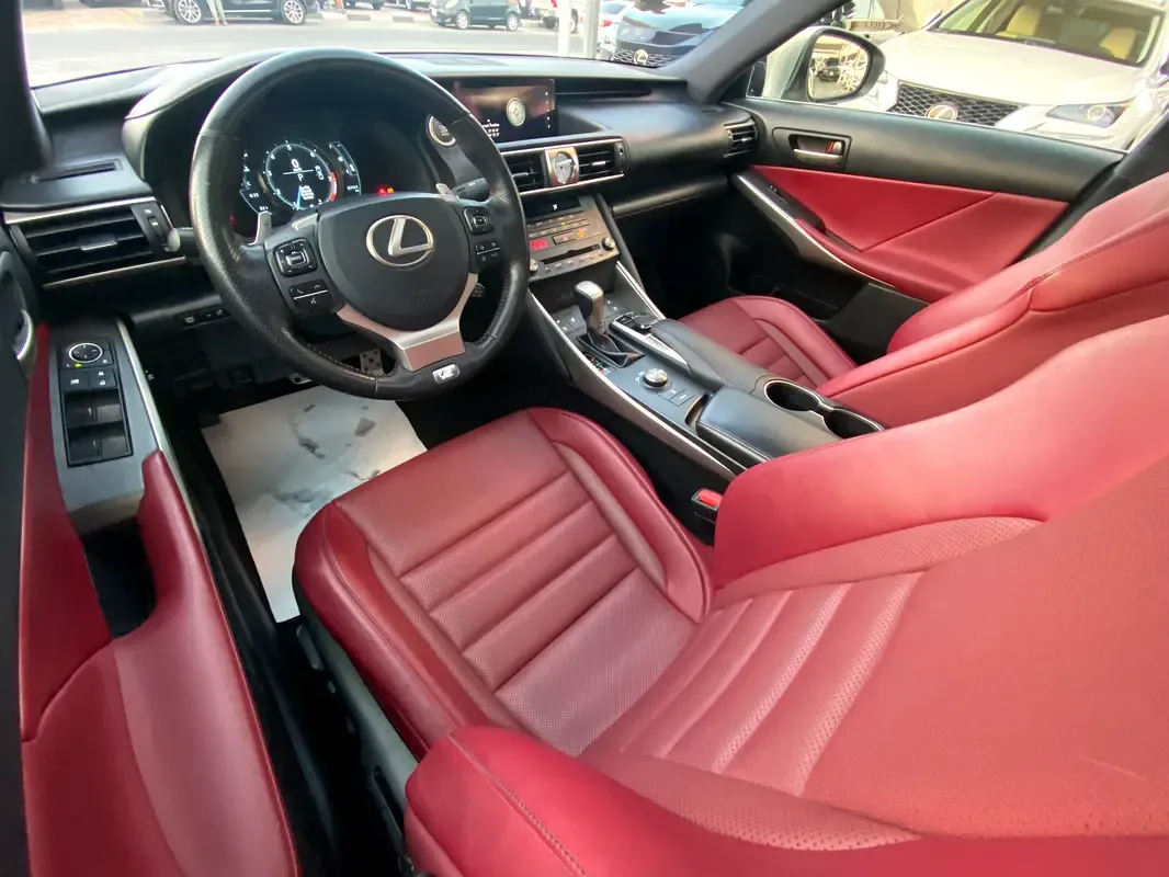 Lexus IS 300 AT (245 hp) - 11