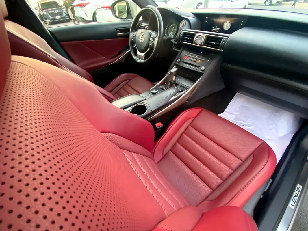 Lexus IS 300 AT (245 hp) - 15