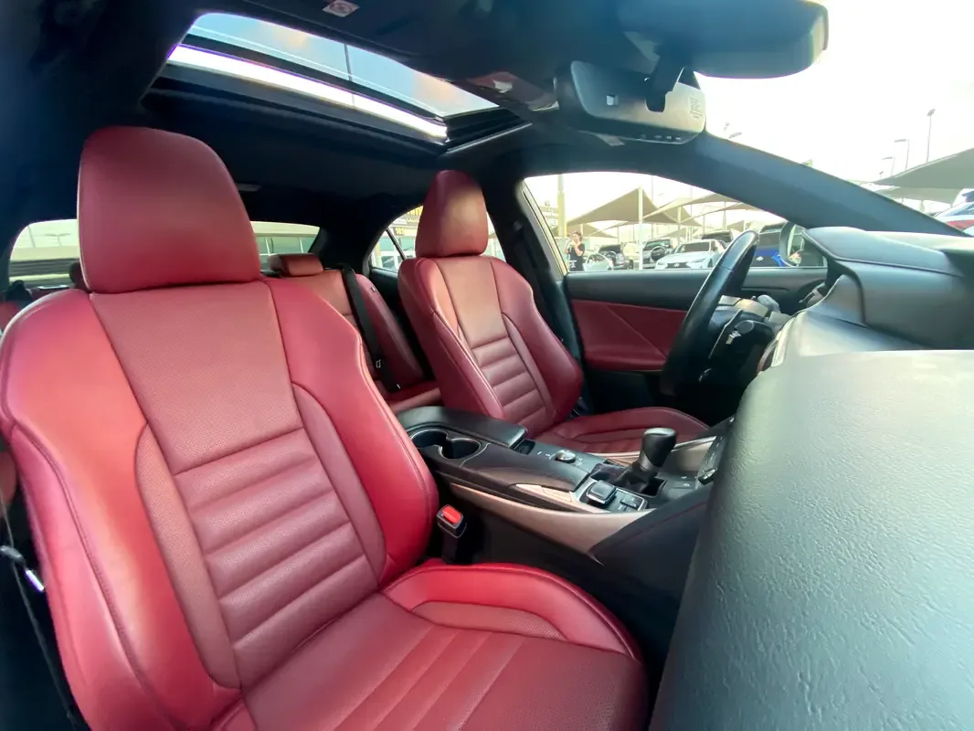 Lexus IS 300 AT (245 hp) - 14