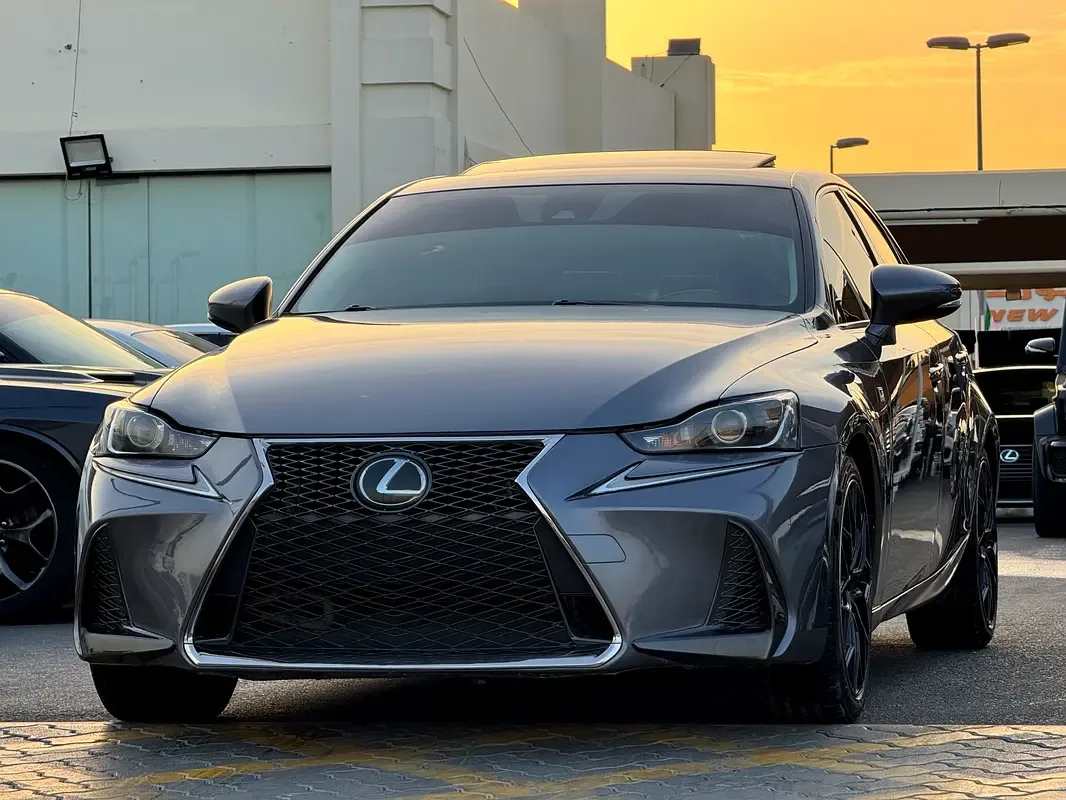 Lexus IS 300 AT (245 hp) - 3