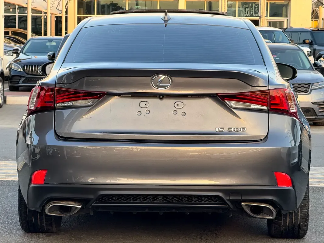 Lexus IS 300 AT (245 hp) - 11