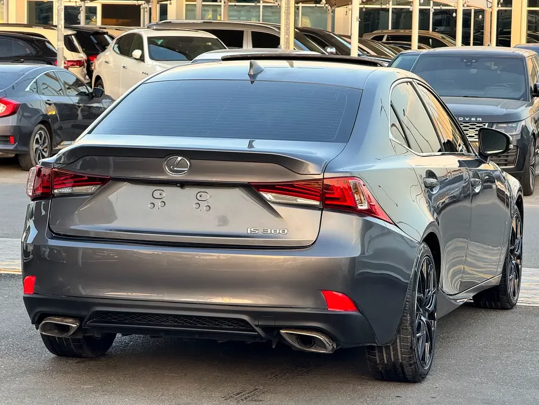 Lexus IS 300 AT (245 hp) - 9