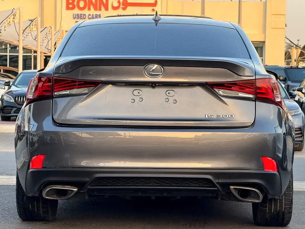 Lexus IS 300 AT (245 hp) - 12