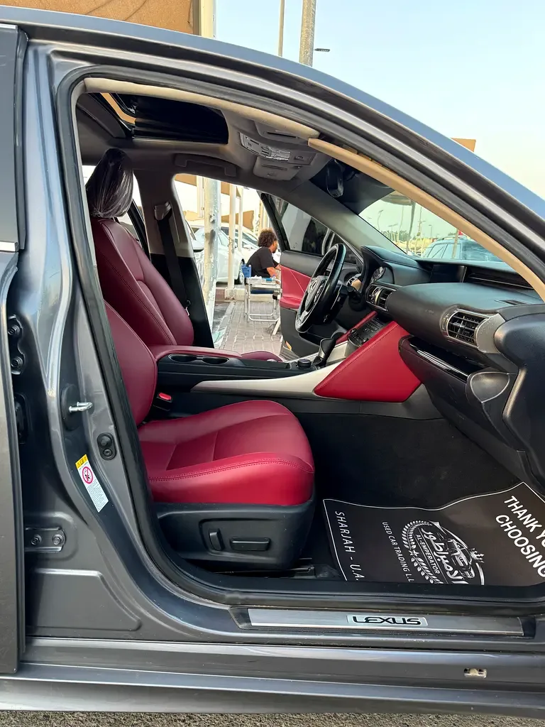 Lexus IS 300 AT (245 hp) - 20