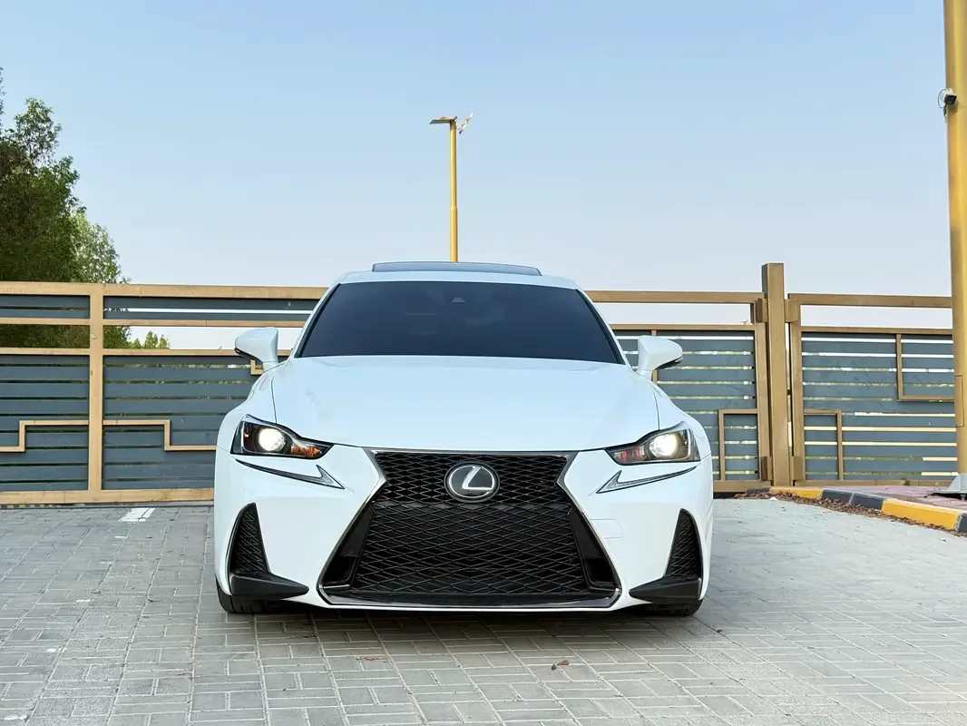 Lexus IS 300 AT (245 hp)