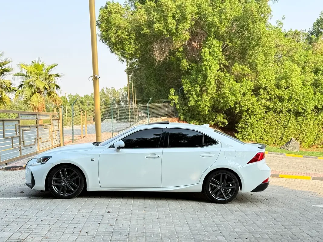 Lexus IS 300 AT (245 hp) - 10