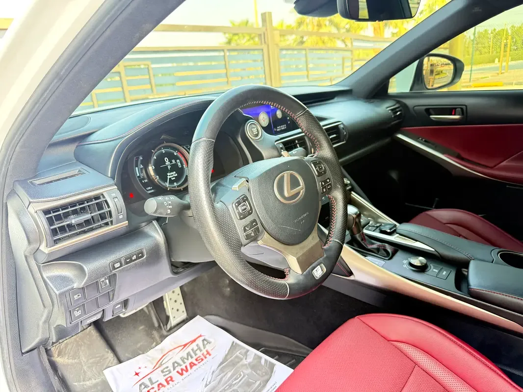 Lexus IS 300 AT (245 hp) - 13
