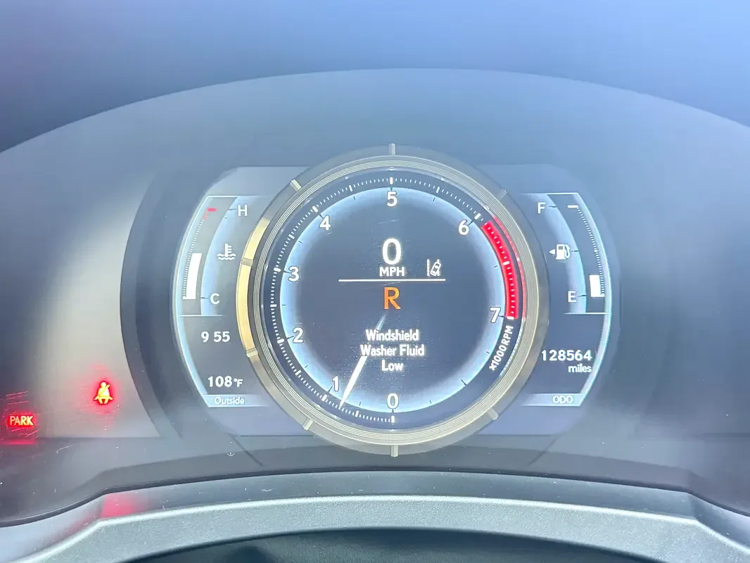 Lexus IS 300 AT (245 hp) - 12