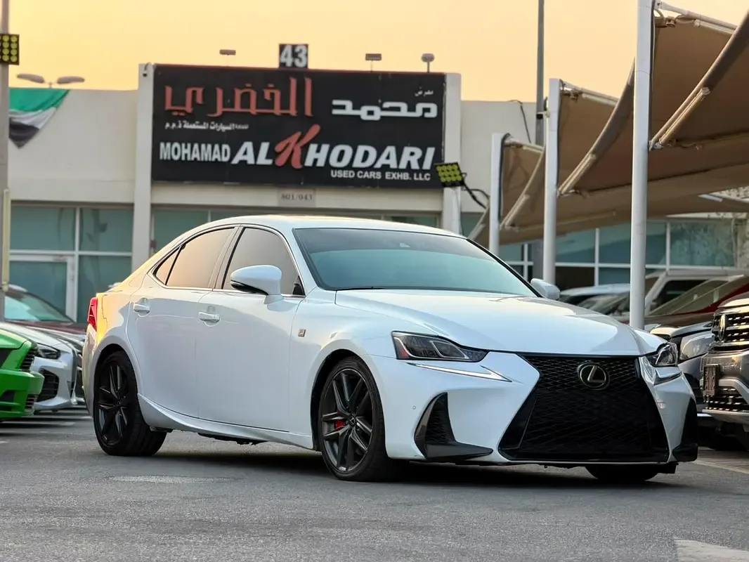 Lexus IS 300 AT (245 حصان) - 2