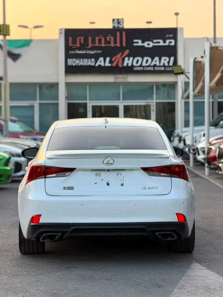 Lexus IS 300 AT (245 حصان) - 4