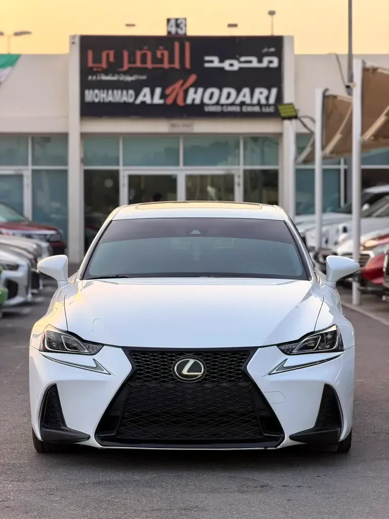 Lexus IS 300 AT (245 حصان) - 3