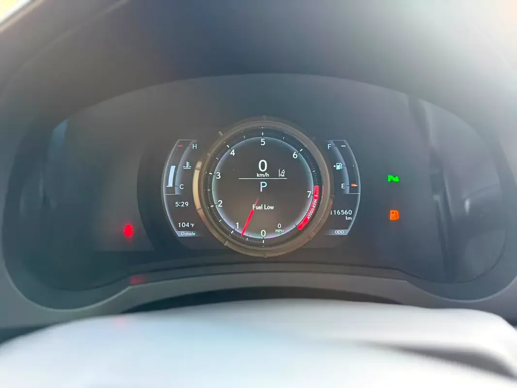Lexus IS 300 AT (245 حصان) - 9