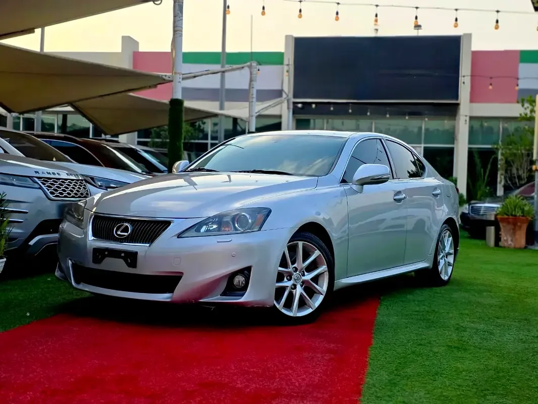 Lexus IS 300h CVT (223 حصان) - 3