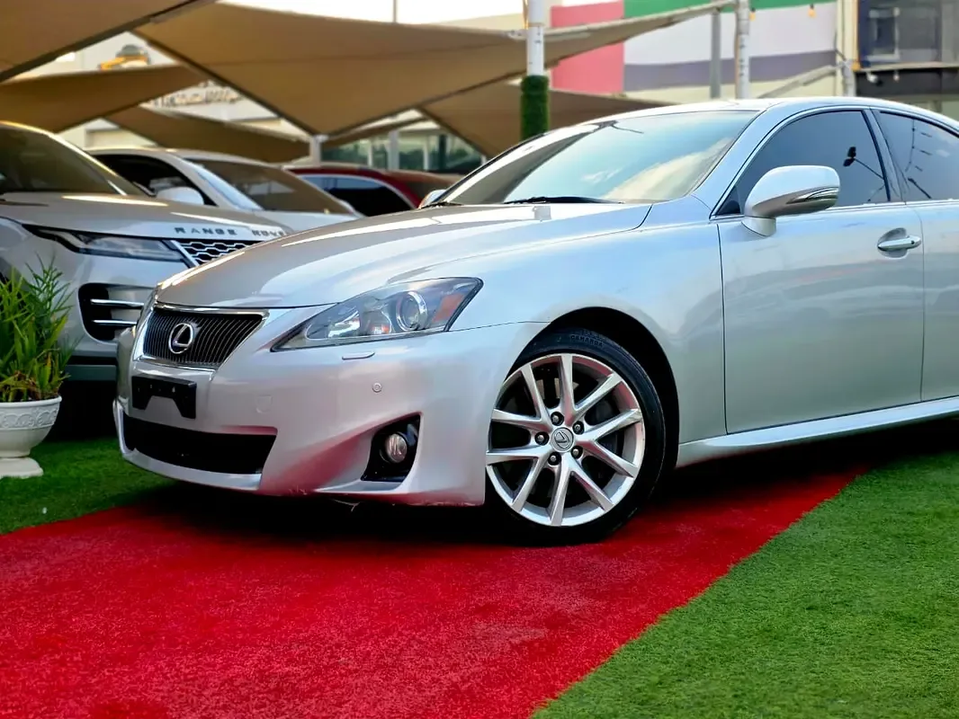 Lexus IS 300h CVT (223 حصان) - 7