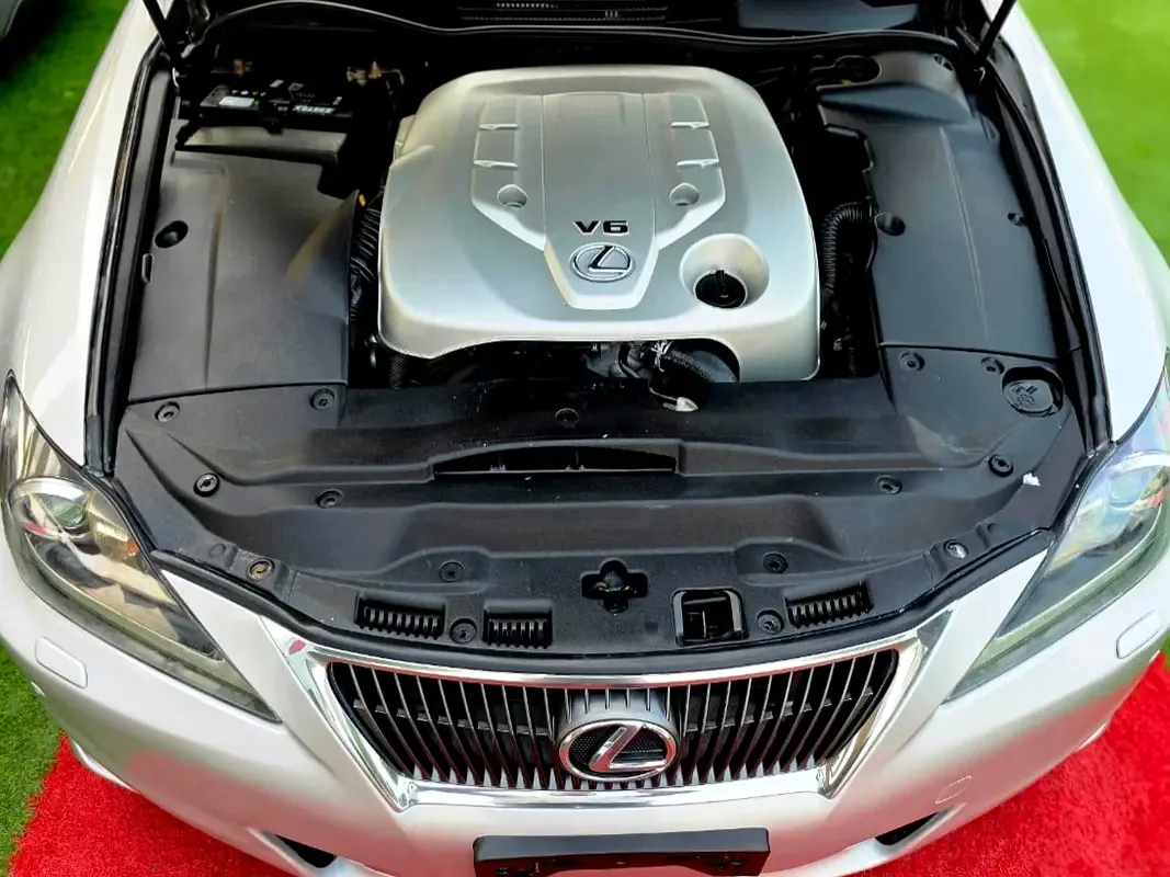 Lexus IS 300h CVT (223 حصان) - 20