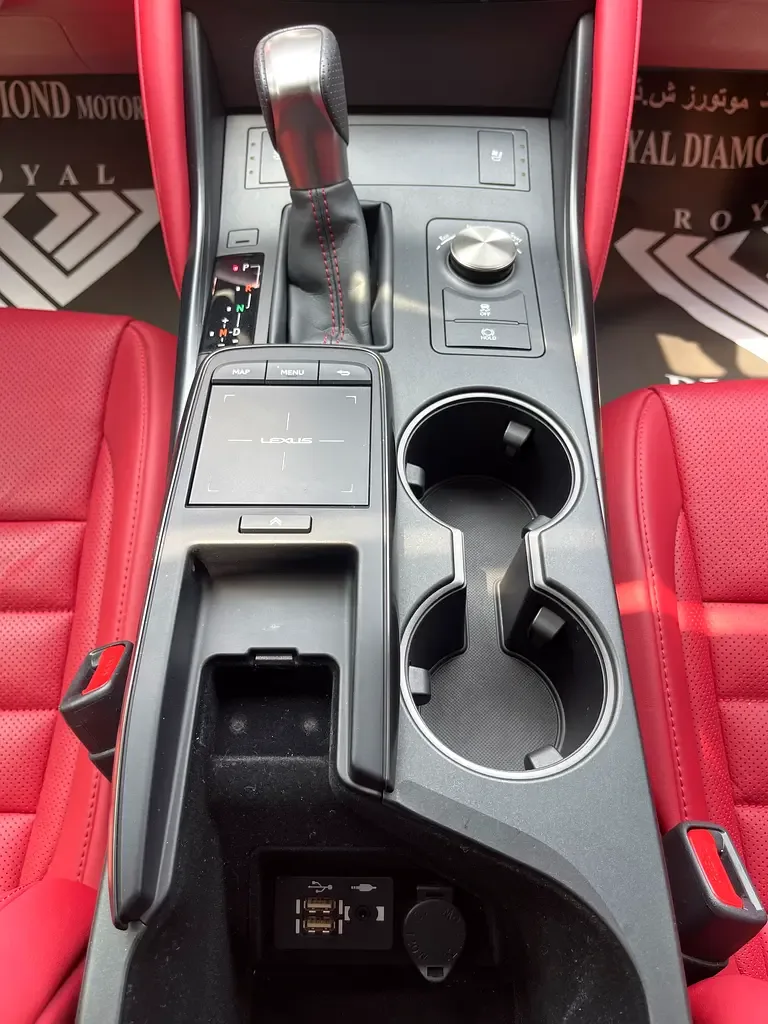 Lexus IS 3.5 AT (313 حصان) - 16
