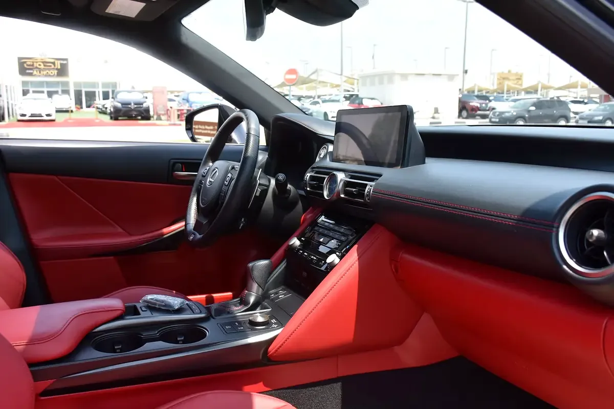 Lexus IS 3.5 AT 4WD (264 hp) - 11