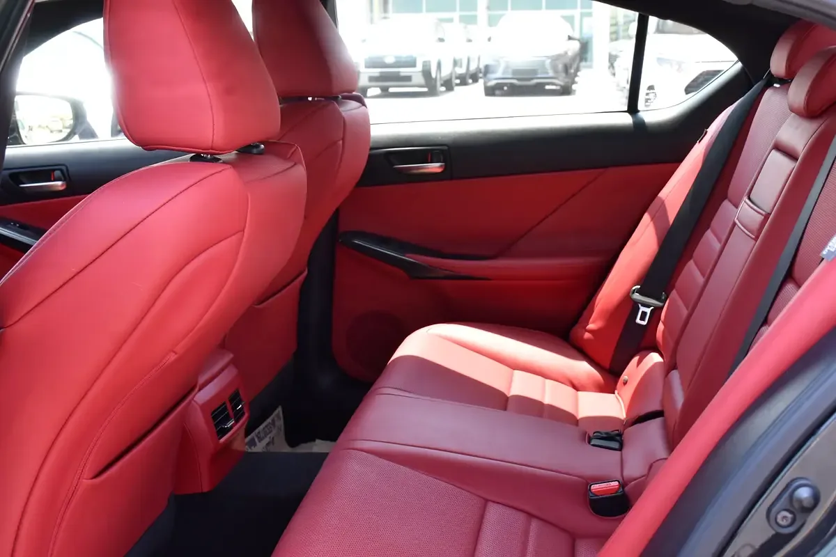 Lexus IS 3.5 AT 4WD (264 hp) - 14