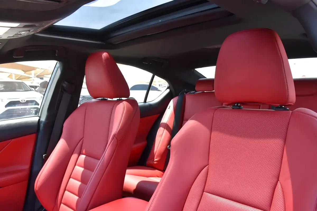 Lexus IS 3.5 AT 4WD (264 hp) - 12