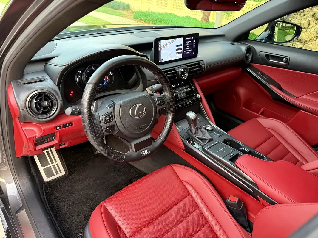 Lexus IS 3.5 AT 4WD (264 hp) - 10