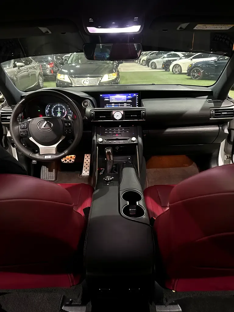 Lexus IS 350 AT (315 hp) - 10
