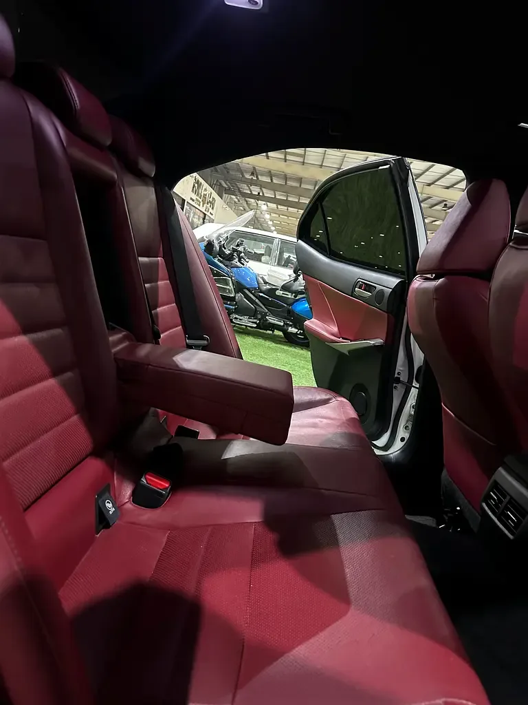 Lexus IS 350 AT (315 hp) - 11
