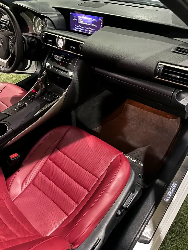 Lexus IS 350 AT (315 hp) - 12