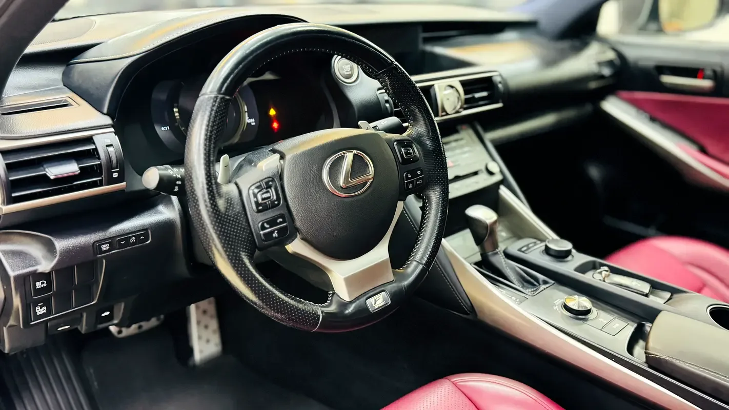 Lexus IS 350 AT (315 hp) - 11