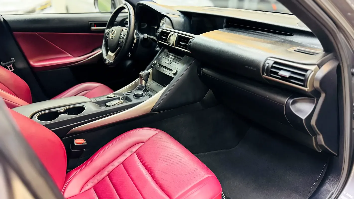 Lexus IS 350 AT (315 hp) - 12