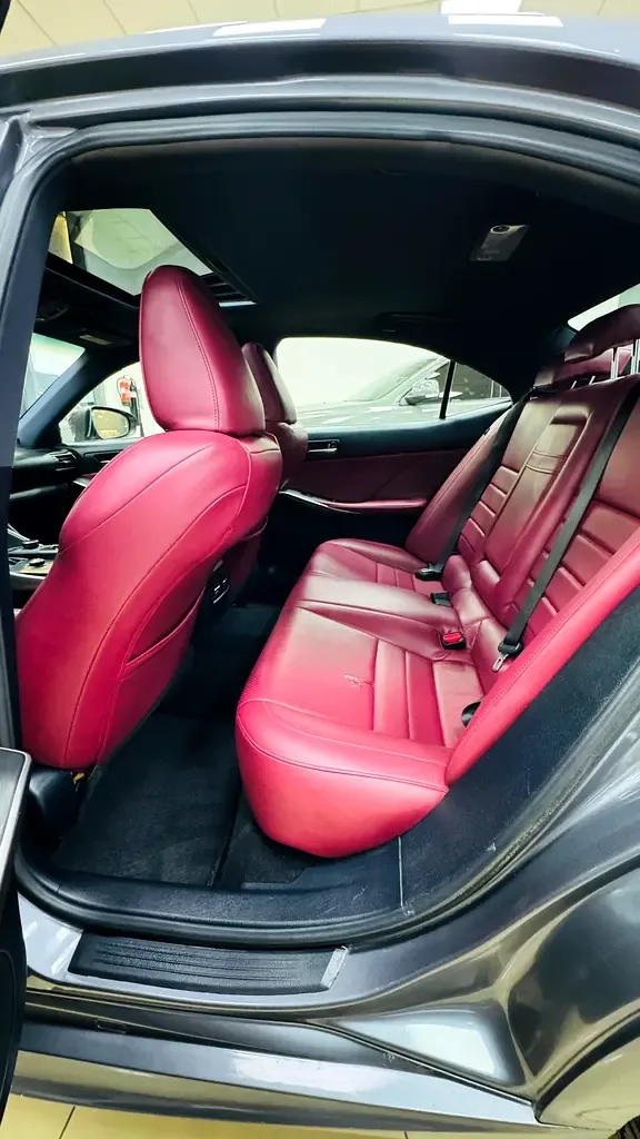Lexus IS 350 AT (315 hp) - 17