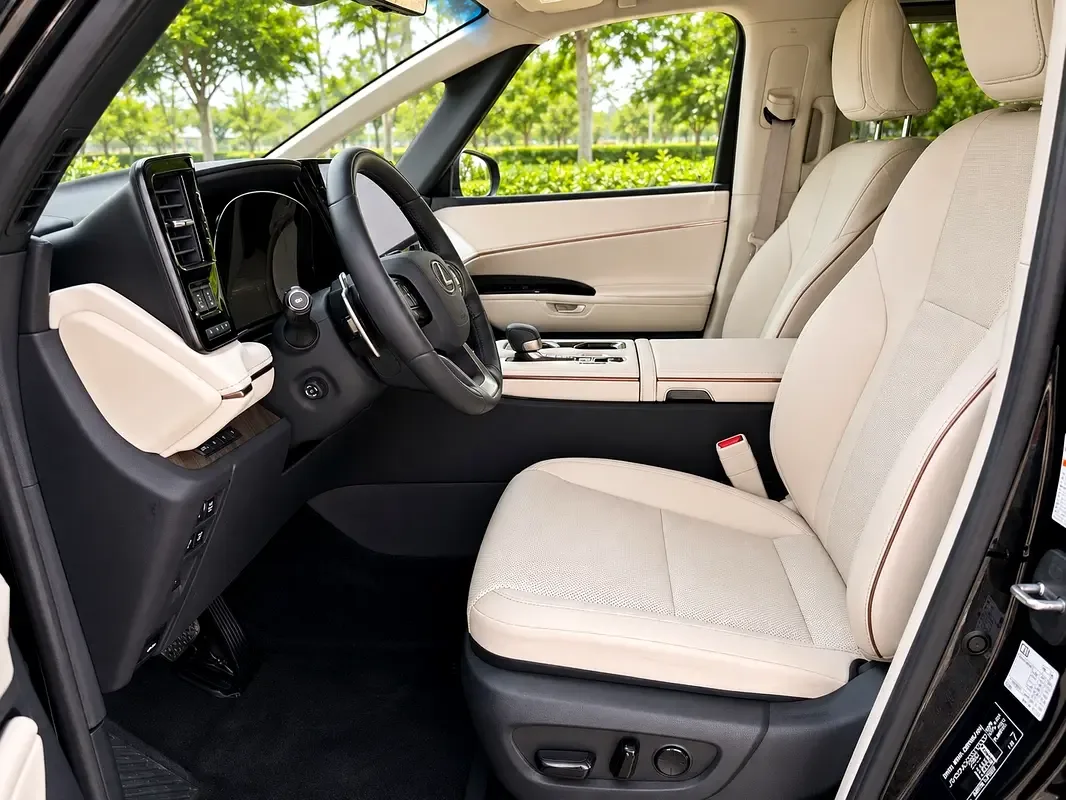 Lexus LM 2.5 CVT 4WD (190 hp) - 7