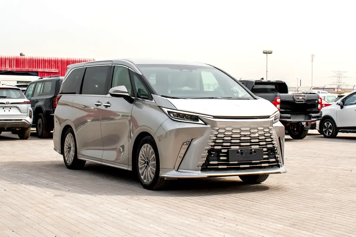 Lexus LM 2.5 CVT 4WD (190 حصان) - 3