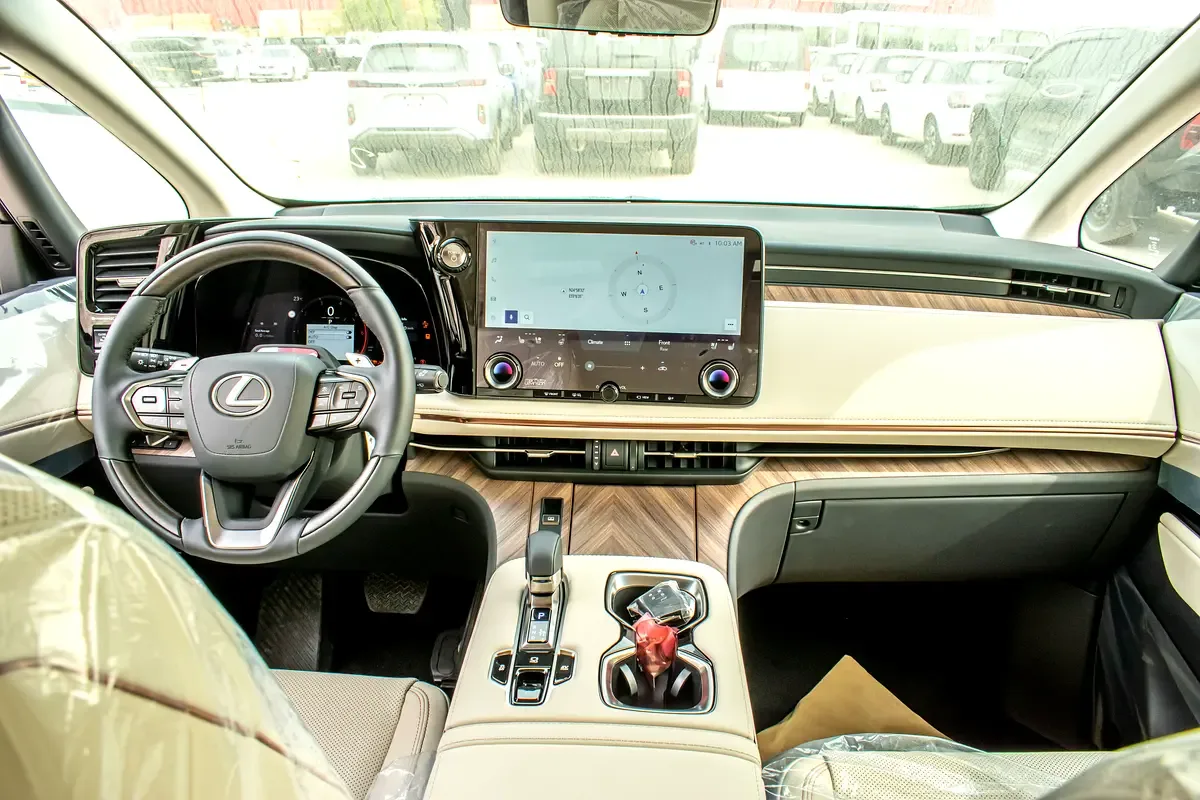 Lexus LM 2.5 CVT 4WD (190 حصان) - 12