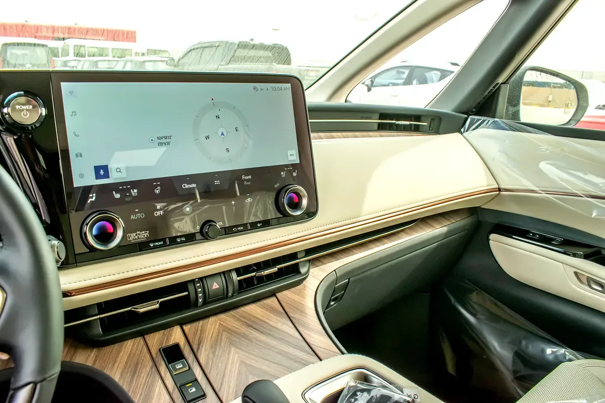Lexus LM 2.5 CVT 4WD (190 حصان) - 13