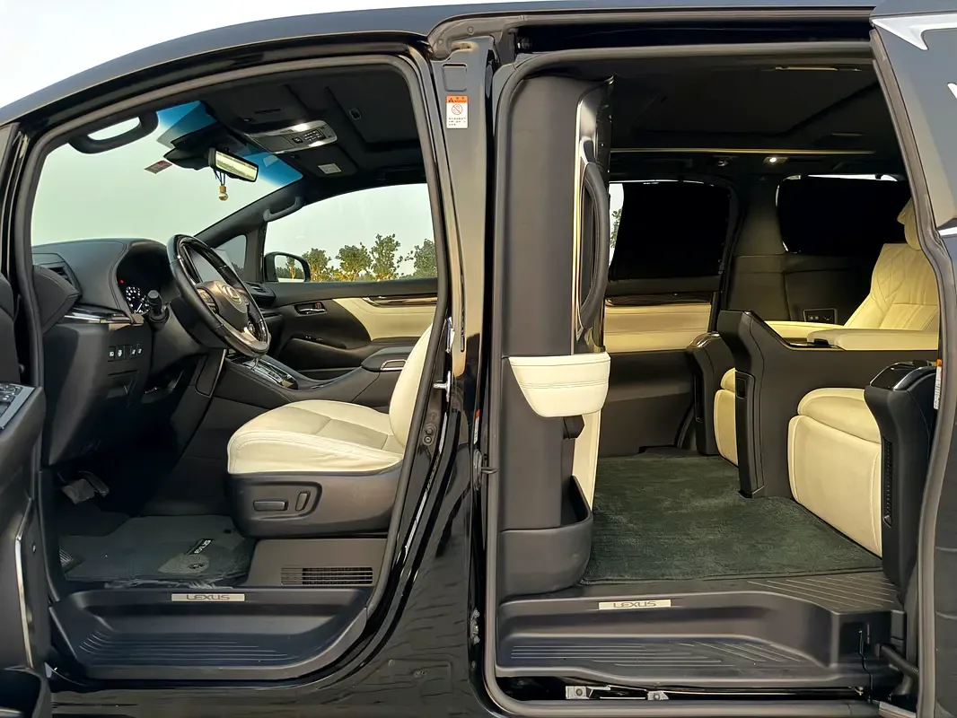 Lexus LM 2.5 CVT AWD (197 حصان) - 7