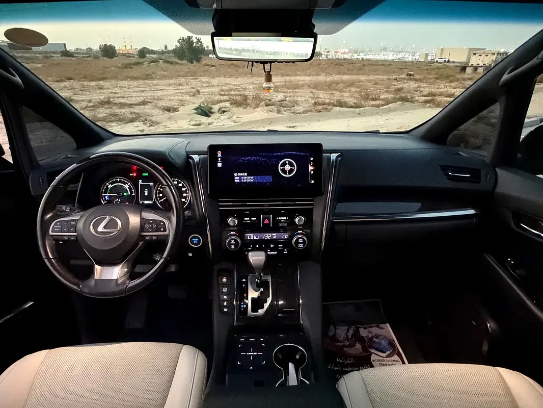 Lexus LM 2.5 CVT AWD (197 حصان) - 10