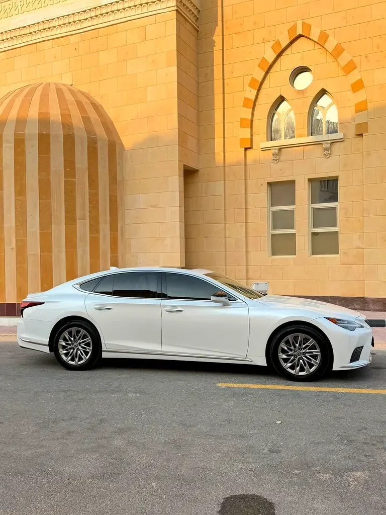 Lexus LS 350 AT (315 حصان) - 2