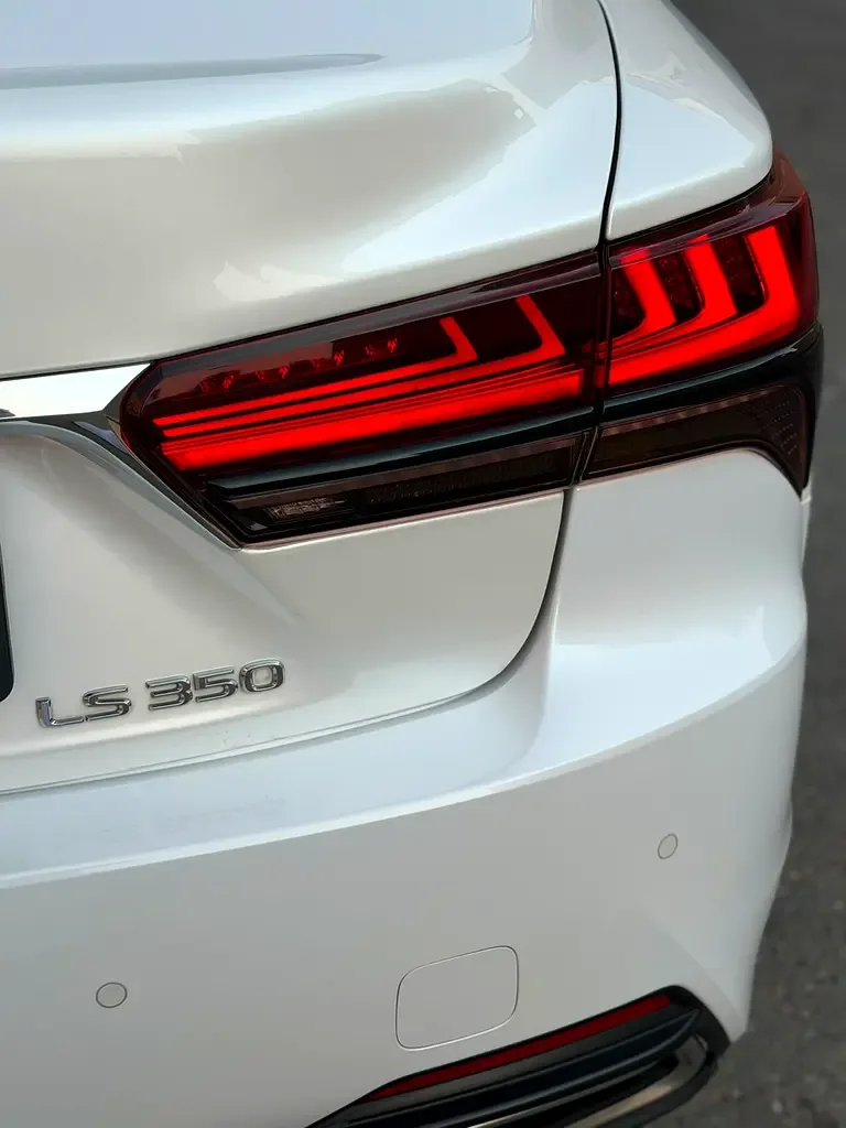 Lexus LS 350 AT (315 حصان) - 19