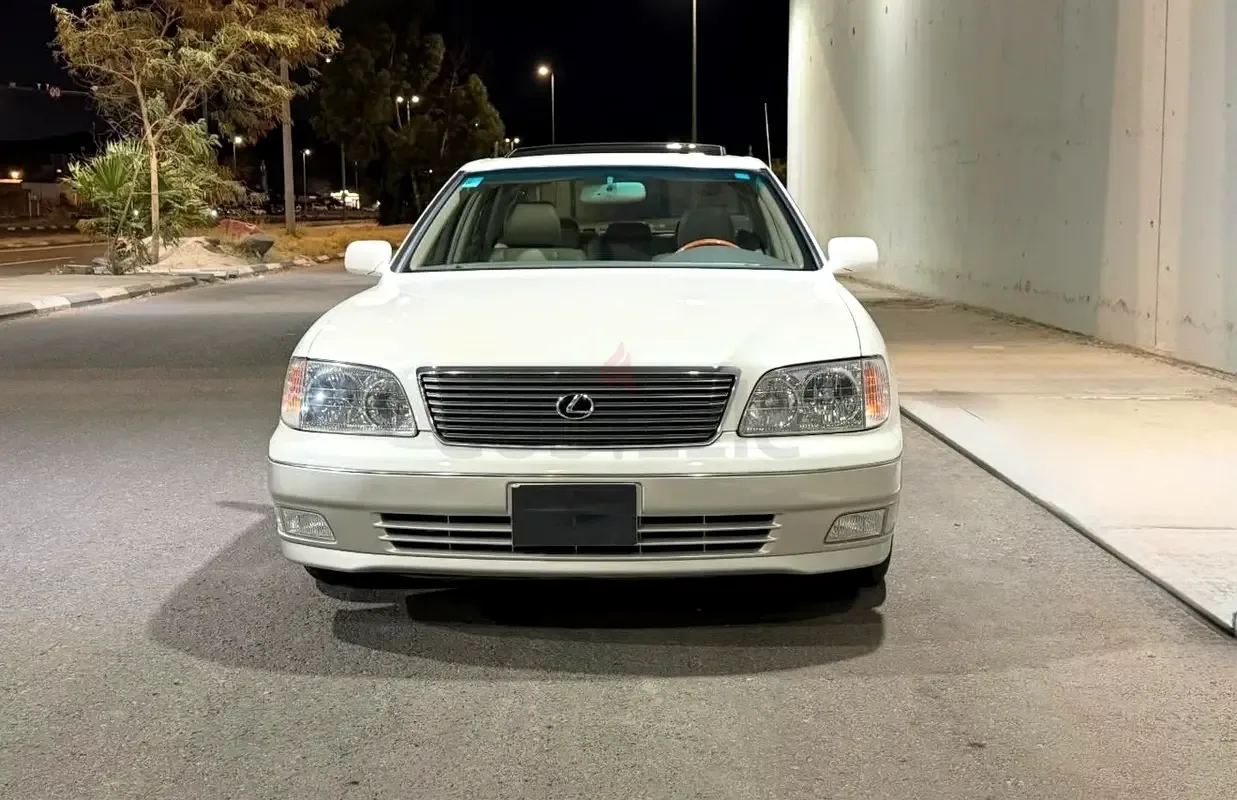 Lexus LS 400 AT (264 hp)