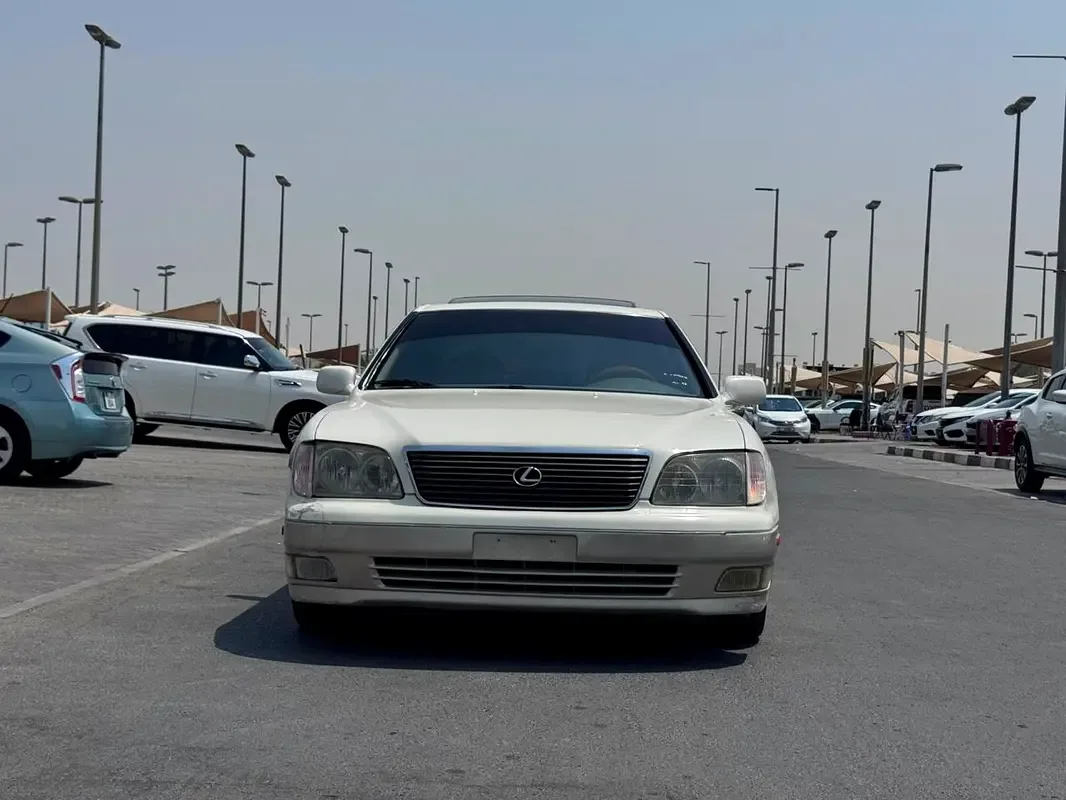 Lexus LS 400 AT (264 حصان) - 2